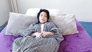 洋基业余亚洲霍普·戈尔德玩弄她的阴部
